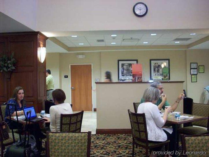 Hampton Inn & Suites Macon I-75 North Restaurant photo